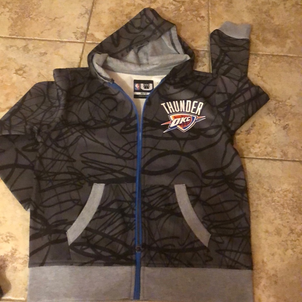 NBA boys 10-12 Thunder hoodie